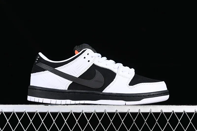 All categories Nk SB Dunk Series Nk SB Dunk Low low-top sneakers Tightbooth x Nk SB Dunk joint model Inverted Panda SB low-top casual sports skateboard shoes FD2629-100